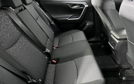 Toyota RAV4, 2020 год, 3 700 000 рублей, 11 фотография