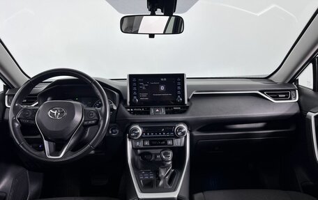 Toyota RAV4, 2020 год, 3 700 000 рублей, 14 фотография