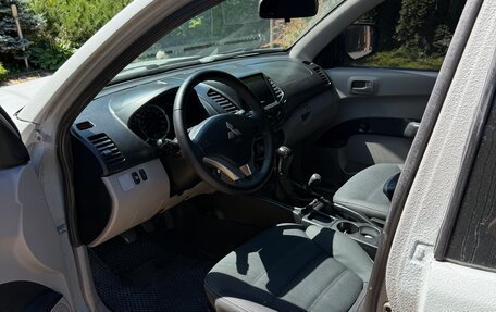 Mitsubishi L200 IV рестайлинг, 2010 год, 1 100 000 рублей, 10 фотография