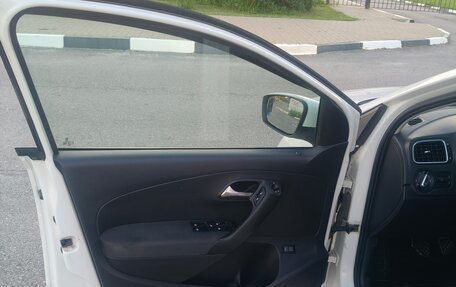Volkswagen Polo VI (EU Market), 2012 год, 750 000 рублей, 15 фотография