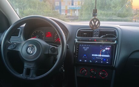 Volkswagen Polo VI (EU Market), 2012 год, 750 000 рублей, 18 фотография