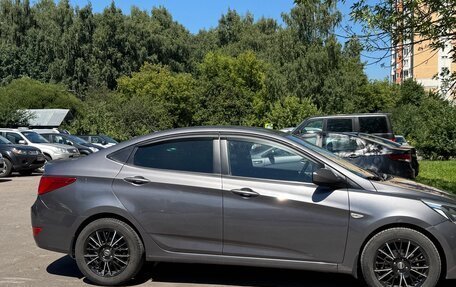 Hyundai Solaris II рестайлинг, 2015 год, 770 000 рублей, 2 фотография