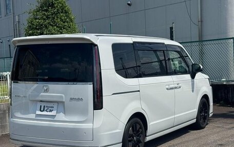 Honda Stepwgn, 2022 год, 1 850 000 рублей, 2 фотография