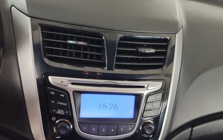 Hyundai Solaris II рестайлинг, 2012 год, 680 000 рублей, 10 фотография