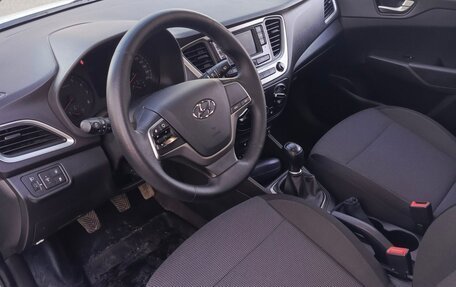 Hyundai Solaris II рестайлинг, 2017 год, 1 250 000 рублей, 12 фотография