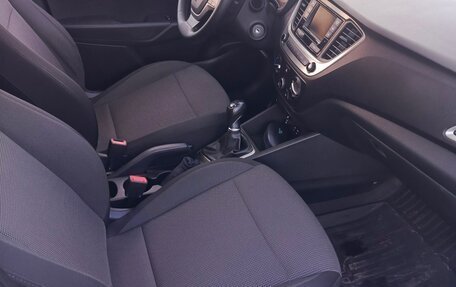 Hyundai Solaris II рестайлинг, 2017 год, 1 250 000 рублей, 11 фотография