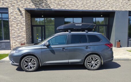 Mitsubishi Outlander III рестайлинг 3, 2018 год, 2 250 000 рублей, 3 фотография