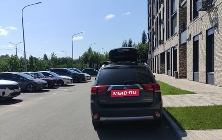 Mitsubishi Outlander III рестайлинг 3, 2018 год, 2 250 000 рублей, 5 фотография
