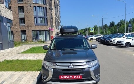 Mitsubishi Outlander III рестайлинг 3, 2018 год, 2 250 000 рублей, 2 фотография