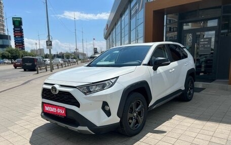 Toyota RAV4, 2022 год, 3 000 000 рублей, 1 фотография