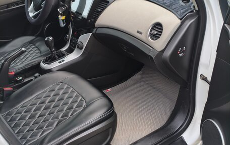 Chevrolet Cruze II, 2012 год, 900 000 рублей, 16 фотография