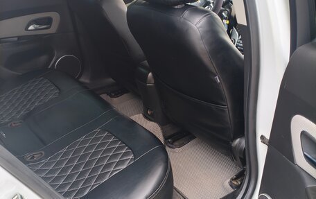 Chevrolet Cruze II, 2012 год, 900 000 рублей, 17 фотография