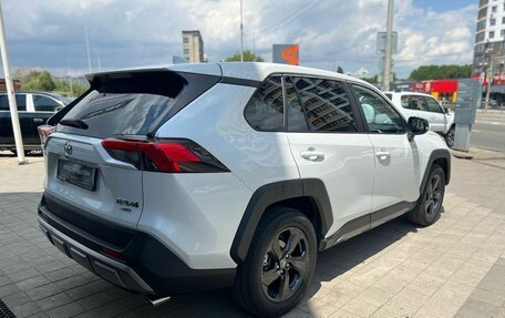 Toyota RAV4, 2022 год, 3 000 000 рублей, 5 фотография