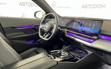 BMW 5 серия, 2024 год, 7 897 700 рублей, 11 фотография