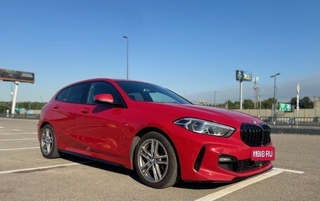 BMW 1 серия, 2019 год, 2 350 000 рублей, 3 фотография
