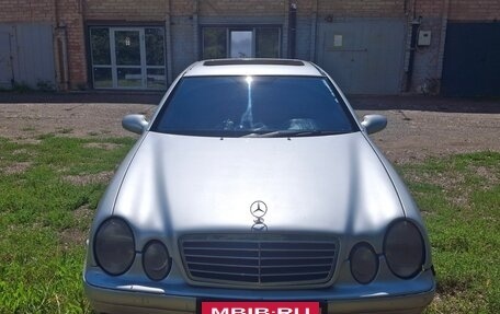 Mercedes-Benz CLK-Класс, 1998 год, 550 000 рублей, 2 фотография
