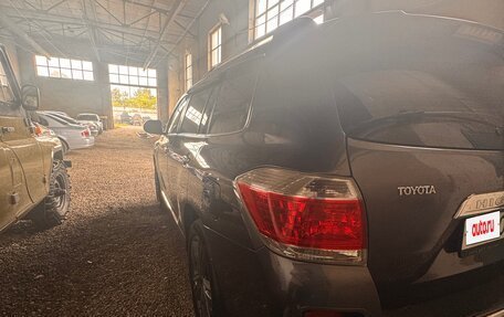 Toyota Highlander III, 2011 год, 2 200 000 рублей, 6 фотография