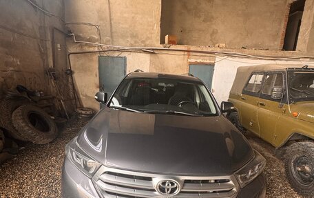 Toyota Highlander III, 2011 год, 2 200 000 рублей, 8 фотография