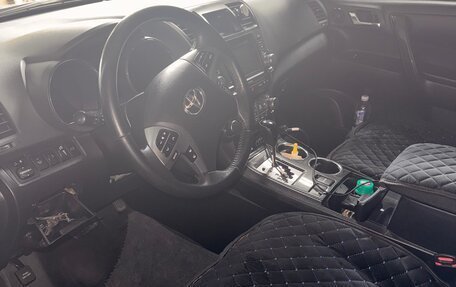 Toyota Highlander III, 2011 год, 2 200 000 рублей, 11 фотография