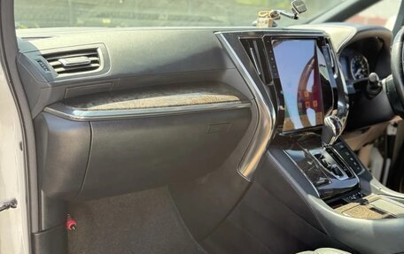 Toyota Alphard III, 2018 год, 5 100 000 рублей, 28 фотография