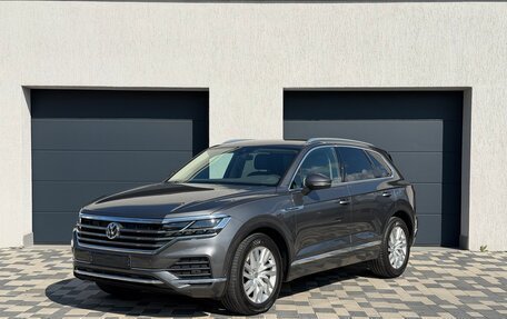 Volkswagen Touareg III, 2019 год, 4 400 000 рублей, 1 фотография