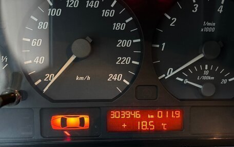 BMW 3 серия, 2002 год, 850 000 рублей, 15 фотография