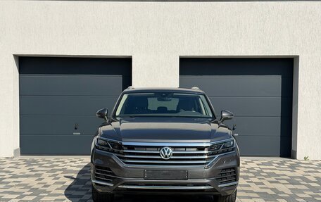 Volkswagen Touareg III, 2019 год, 4 400 000 рублей, 2 фотография