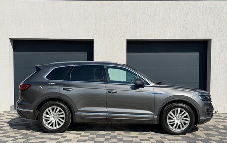 Volkswagen Touareg III, 2019 год, 4 400 000 рублей, 4 фотография