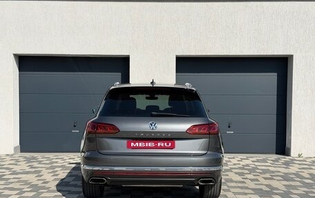 Volkswagen Touareg III, 2019 год, 4 400 000 рублей, 6 фотография