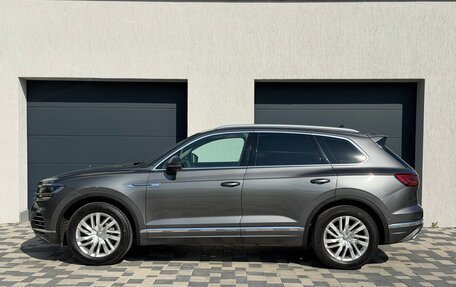 Volkswagen Touareg III, 2019 год, 4 400 000 рублей, 9 фотография