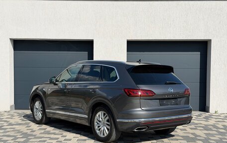 Volkswagen Touareg III, 2019 год, 4 400 000 рублей, 8 фотография