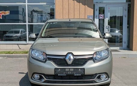 Renault Logan II, 2016 год, 650 000 рублей, 2 фотография