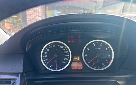 BMW 5 серия, 2004 год, 850 000 рублей, 19 фотография