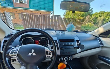 Mitsubishi Outlander III рестайлинг 3, 2008 год, 1 200 000 рублей, 4 фотография