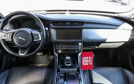 Jaguar XF II, 2018 год, 2 650 000 рублей, 15 фотография