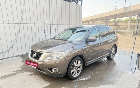 Nissan Pathfinder, 2014 год, 1 600 000 рублей, 2 фотография