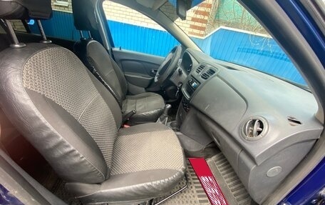 Renault Logan II, 2015 год, 400 000 рублей, 5 фотография