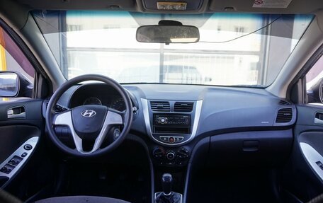 Hyundai Solaris II рестайлинг, 2011 год, 580 000 рублей, 12 фотография