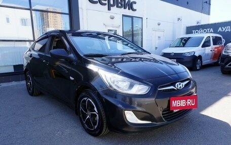 Hyundai Solaris II рестайлинг, 2011 год, 580 000 рублей, 3 фотография