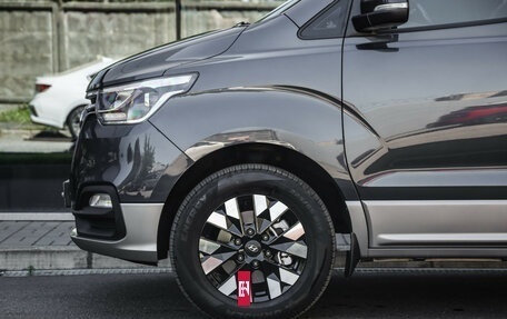 Hyundai Grand Starex Grand Starex I рестайлинг 2, 2018 год, 3 599 000 рублей, 11 фотография