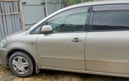 Toyota Ipsum II, 2001 год, 700 000 рублей, 2 фотография