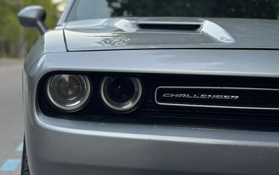 Dodge Challenger III рестайлинг 2, 2018 год, 1 950 000 рублей, 1 фотография