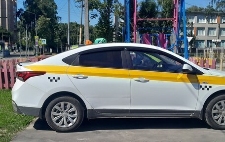 Hyundai Solaris II рестайлинг, 2019 год, 990 000 рублей, 4 фотография