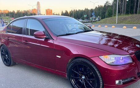 BMW 3 серия, 2011 год, 900 000 рублей, 3 фотография