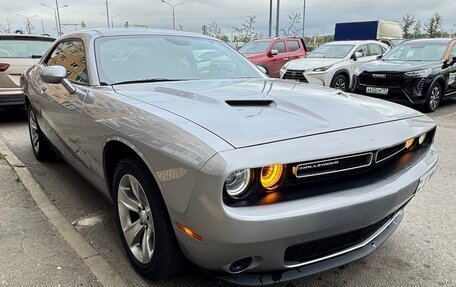 Dodge Challenger III рестайлинг 2, 2018 год, 1 950 000 рублей, 6 фотография