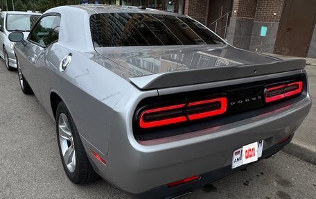 Dodge Challenger III рестайлинг 2, 2018 год, 1 950 000 рублей, 8 фотография