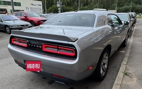 Dodge Challenger III рестайлинг 2, 2018 год, 1 950 000 рублей, 7 фотография