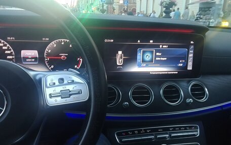 Mercedes-Benz E-Класс, 2018 год, 2 990 000 рублей, 2 фотография