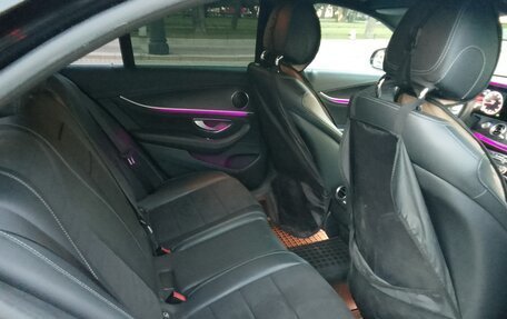 Mercedes-Benz E-Класс, 2018 год, 2 990 000 рублей, 8 фотография