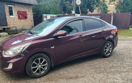 Hyundai Solaris II рестайлинг, 2011 год, 750 000 рублей, 4 фотография